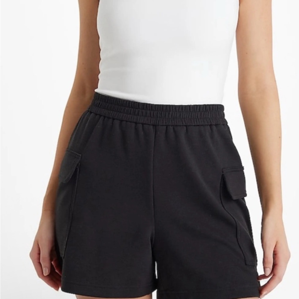 Express Black High Waisted Relaxed Fit Luxe Lounge Cargo Shorts size M